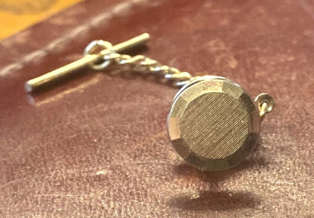 VTG Men's Gold Tone Tie Pin
